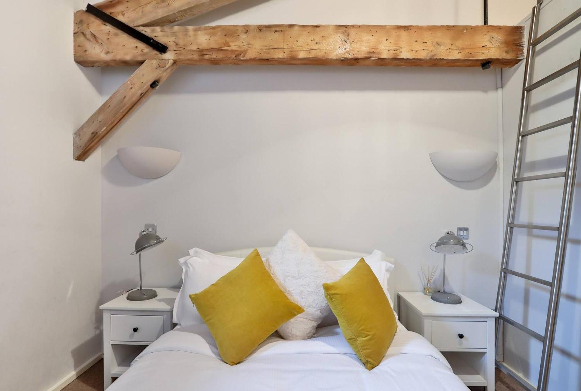 Wild Roses Serviced Apartments - Excel Warehouse 1 London Exterior photo